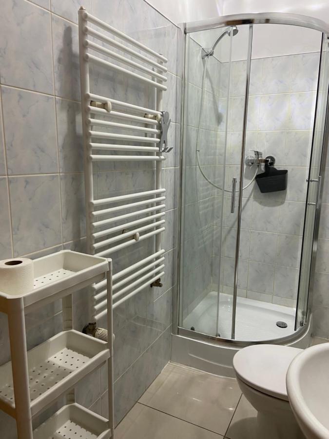 Zolta Walizka Gosciniec Pensjonat 2*