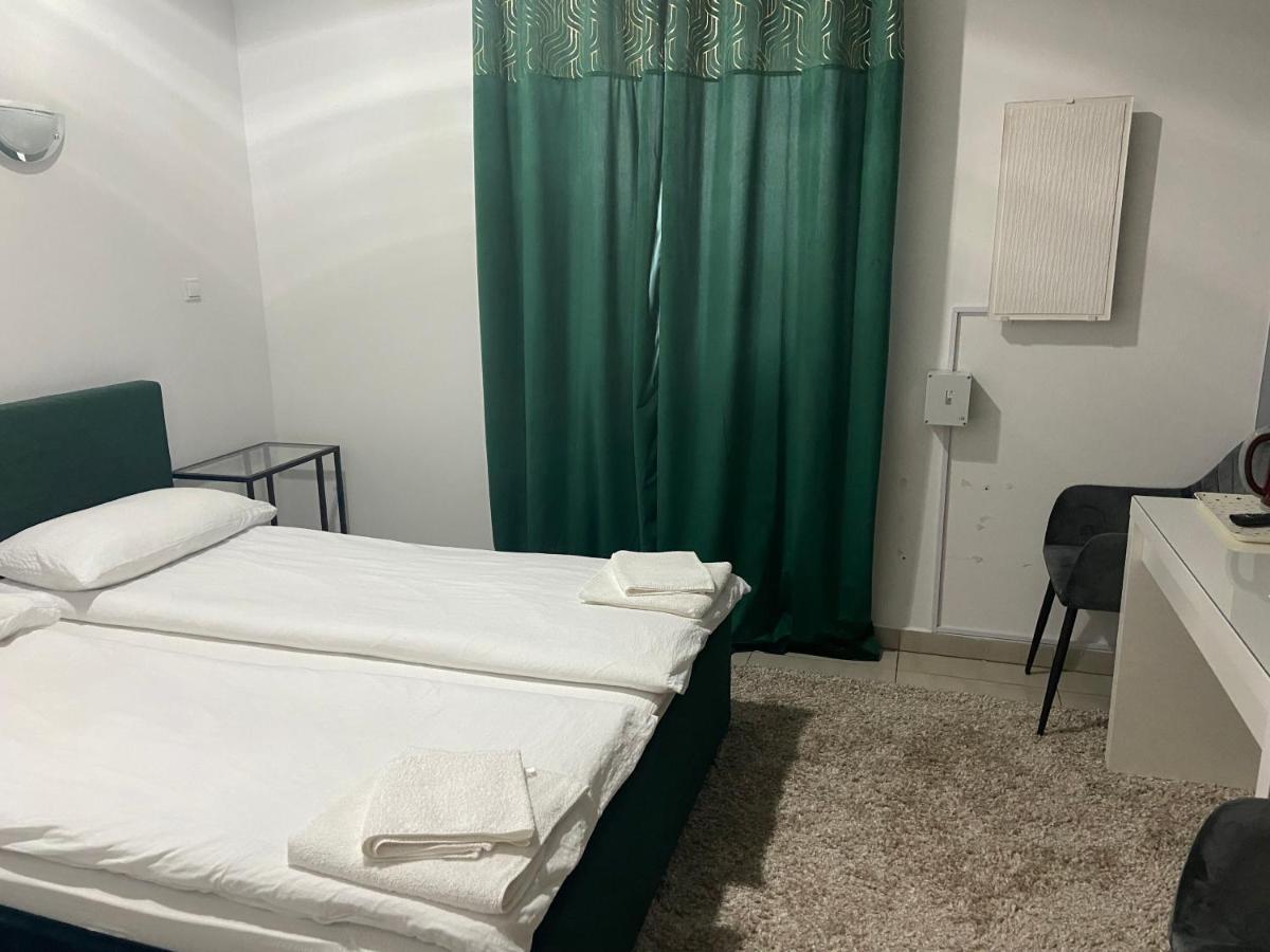 Zolta Walizka Gosciniec Pensjonat 2*