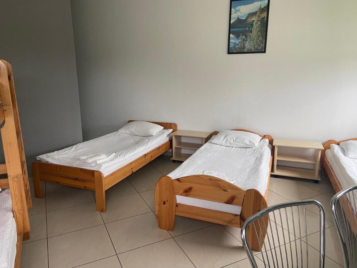 Zolta Walizka Gosciniec Penzion